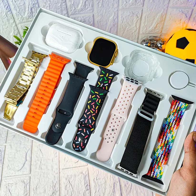 Smart Watch with 7 Straps